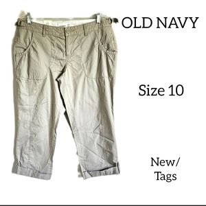 OLD NAVY WOMENS CROP PANTS KHAKI/ TAN  COLOR SIZE 10 NEW WITH TAGS